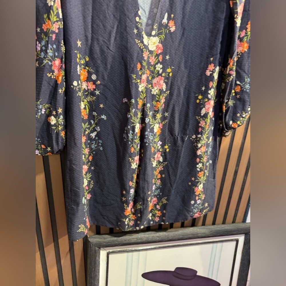 Farm Floral Black Top Sz L - Picture 6 of 11